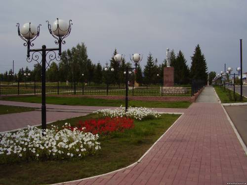 Центр города, ул. Ленина, памятник Ленина, 2011